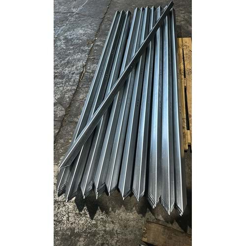 KÖSEBENT DIREK 40*40*3 mm 200 cm GALVENIZ